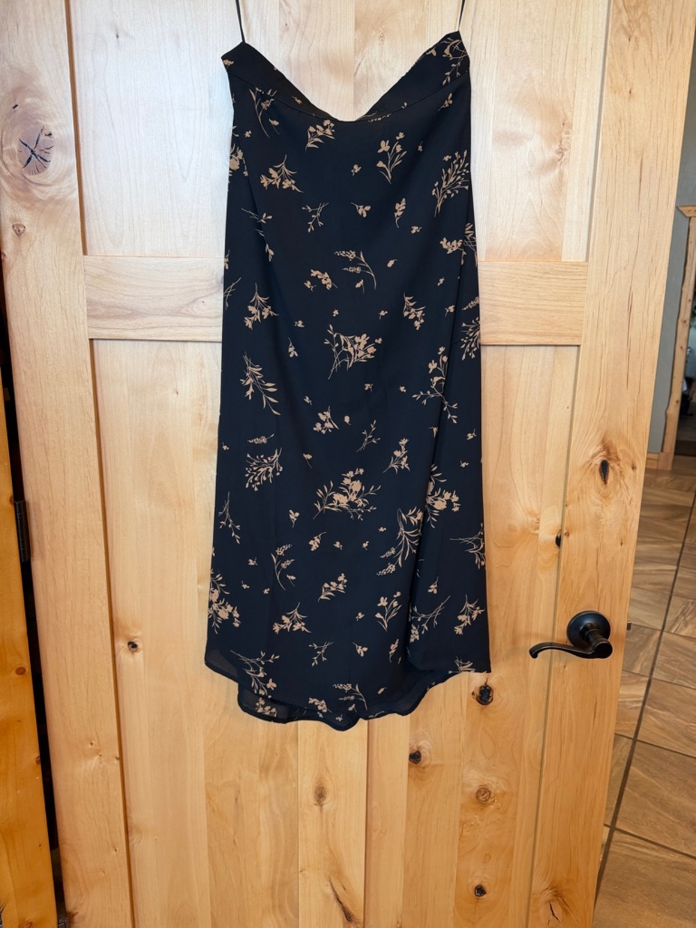 Vince Camuto Sweet Gardens midi skirt, Size M, Black Floral